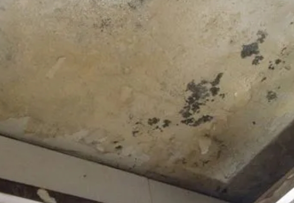 二七区阳台漏水维修公司分享下二七区卫生间渗水维修需要注意哪些问题。