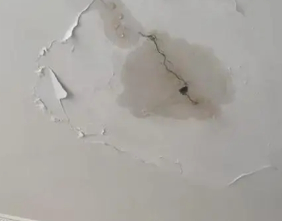 二七区阳台漏水维修公司分享下屋面防水工程质量问题原因分析